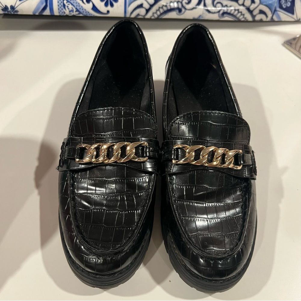Old Navy Black Croc-Embossed Loafers with Gold Chain